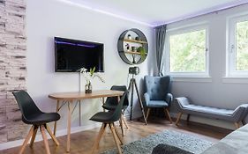 City Centre Stylish Apartment With Free Parking
