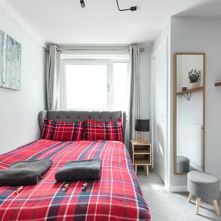 City Centre Stylish Apartment With Free Parking EDI Exterior photo